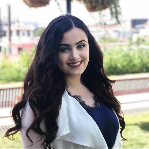 Meet your Posher, Sima - Picture 1 of 1